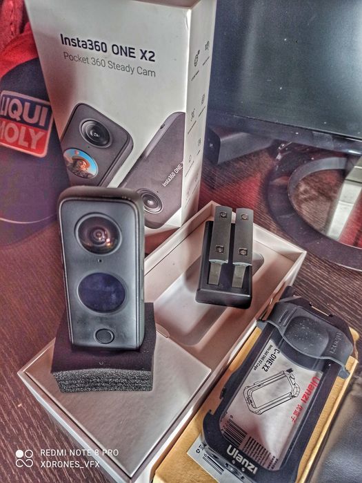 Insta360 One X2  + Extras