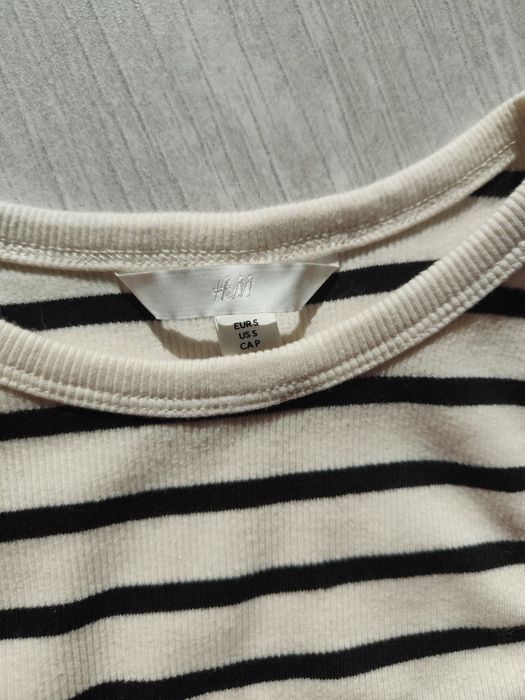 H&M S crop top w paski kremowy basic prążkowany
