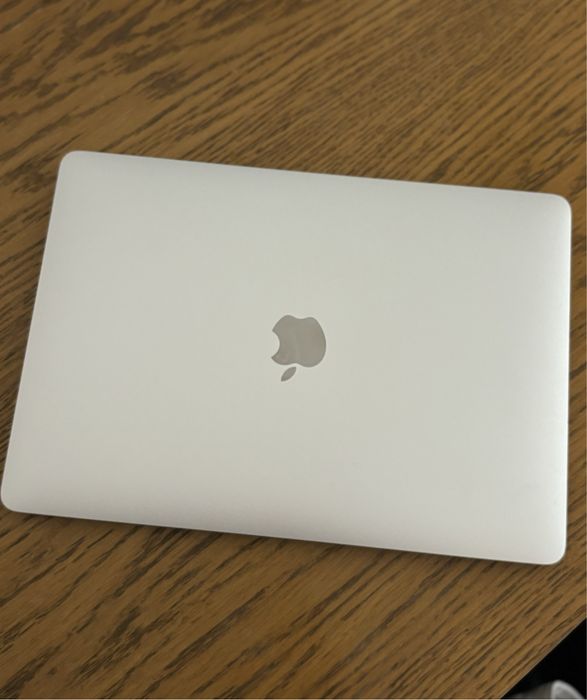 MacBook Air M1 (2020)