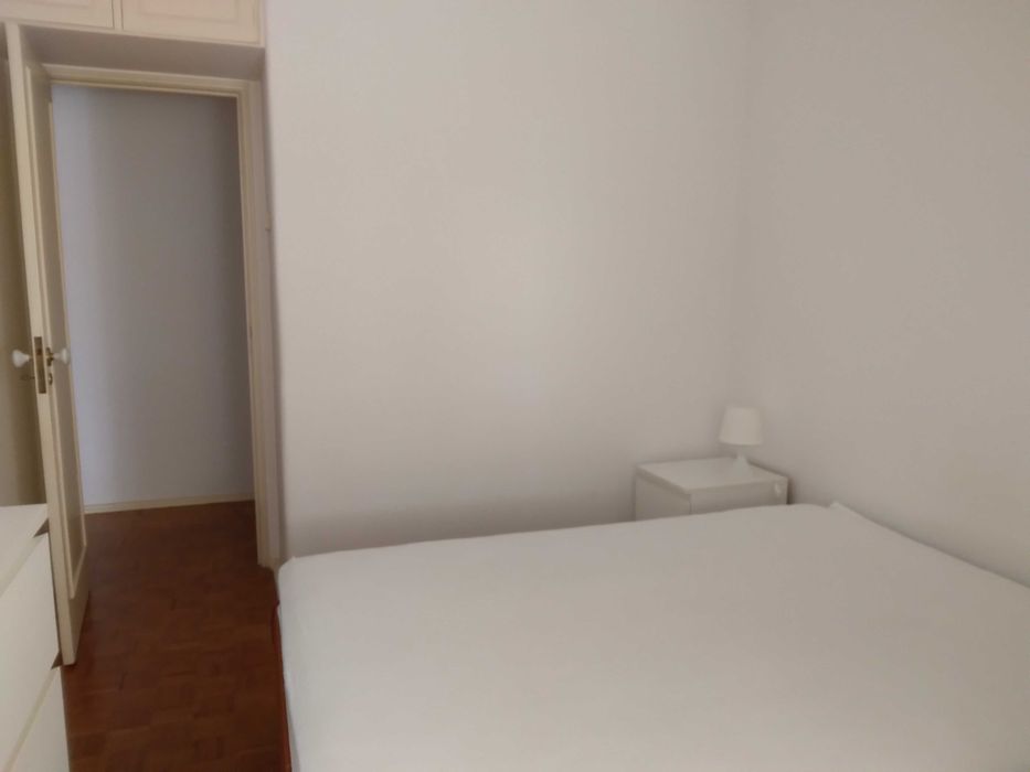 quarto_ estudante universitária  / estagiária IPO - enfermeira e/ou médica _ Sete Rios