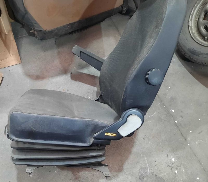 Mitsubishi Canter Fuso - 2017 - Porta esquerda, Painel Frontal, Banco