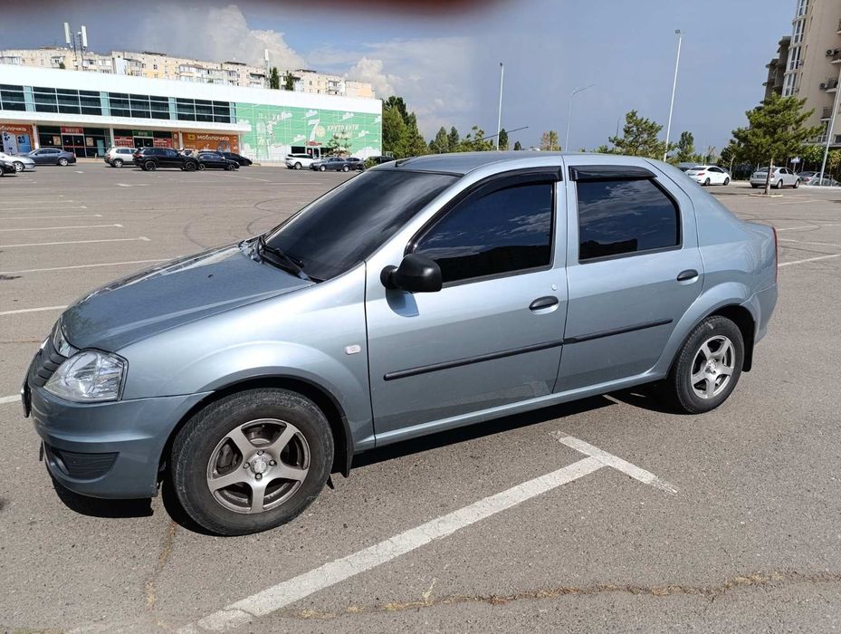 Продам Renault Logan 1.6 відмінний стан