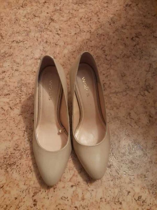 Pantofelki na obcasie Wojas