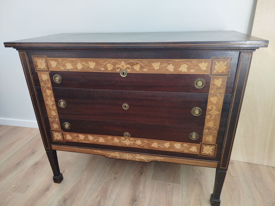 Cómoda madeira maciça D. Maria