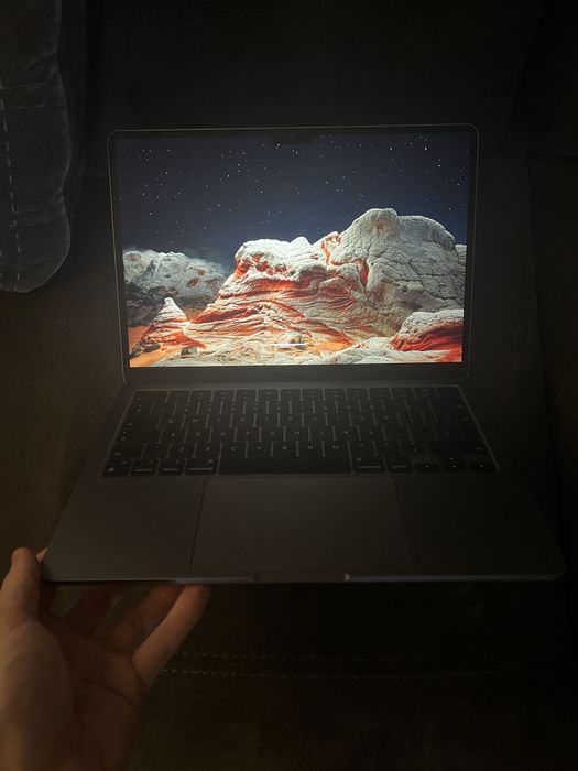 Macbook air 13 cali 8gb ram 256gb ssd
