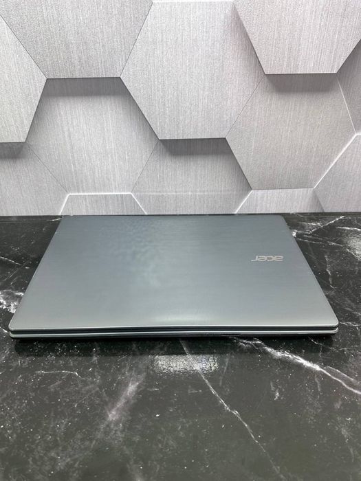 Ноутбук Acer E5-771-390U