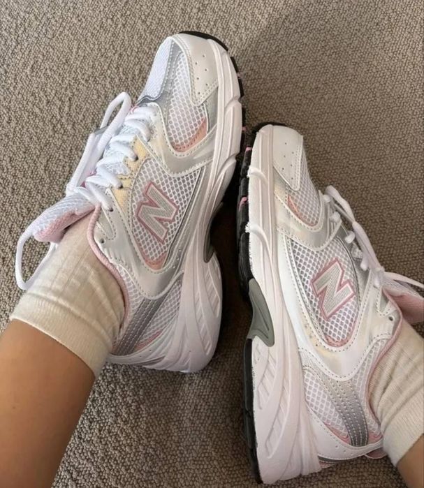 New Balance 530 White Silver Pink трендові жіночі кросівки ню беланс 530 сітка нб