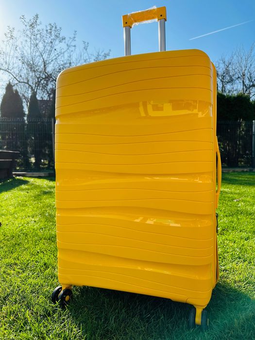 Nowa duża mocna walizka PP żółta