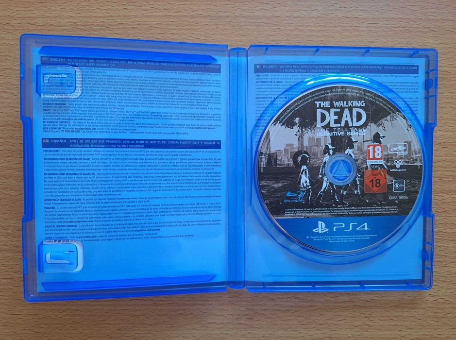 The Walking Dead Telltale Definitive Series & Crysis Trilogy - PS4