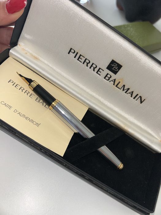 Caneta Pierre Balmain com estojo e certificado
