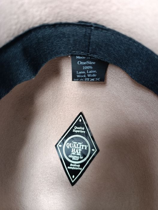 Капелюх жіночий.