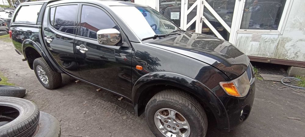 Mitsubishi L200 IV 2.5 DI-D 4D56 V5MB1 samochód na części LAK X08