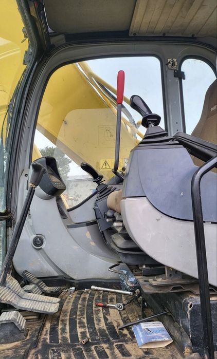 NewHolland e265b