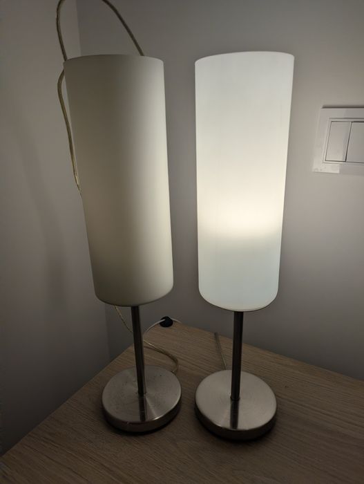 Dois candeeiros de mesa