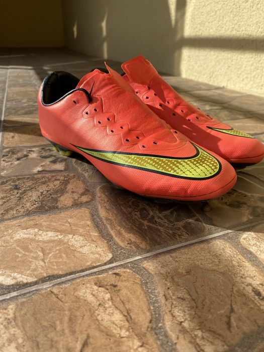 Взуття для футболу