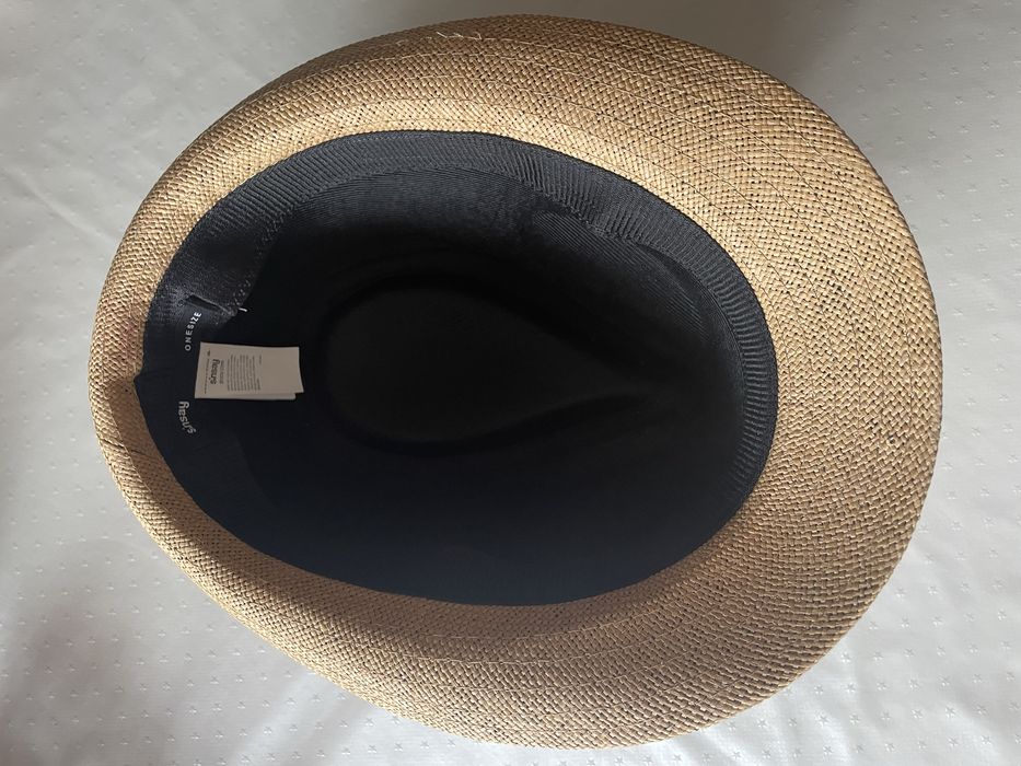 Капелюх жіночий.