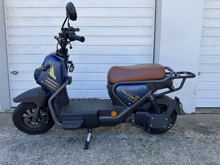 Scooter moto  electrónica Vortex Falcón