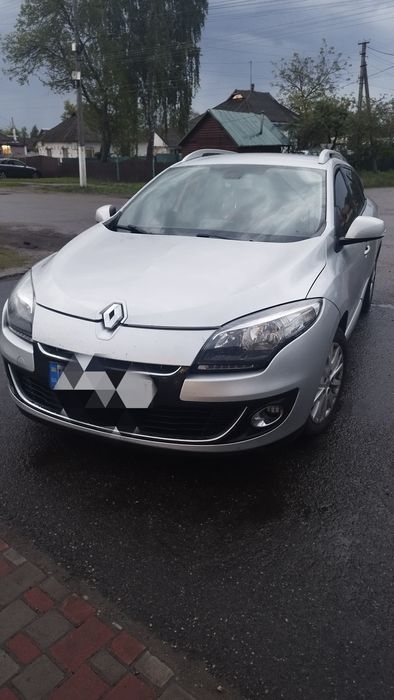 Продам Renault Megane, 2013 год, 1.5 турбодизель К9К. По технике отличное состояние, никаких вопросов нет, сцепление поменяли, ревизия ходовой. По технике все в отличном состоянии. Электропакет, кнопка старт стоп, кондиционер, тонировка, лед дампы, резина зима нова на литых дисках. Реальный расход дизеля 5л.
