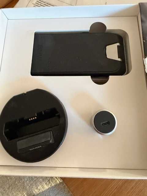 Wireless Charging Station Universal BMW — Novo, na caixa