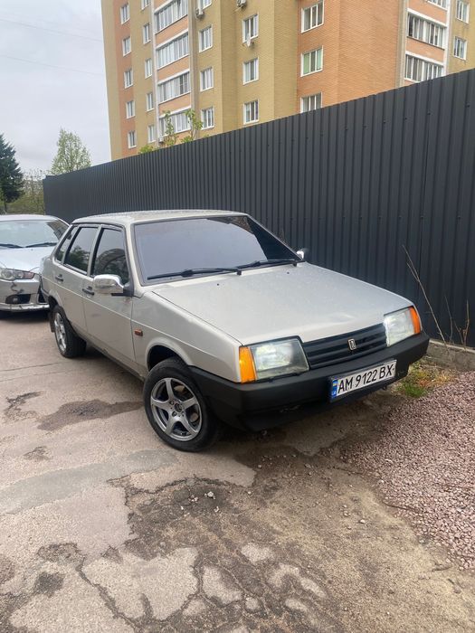 Продам автомобіль Ваз 21099
