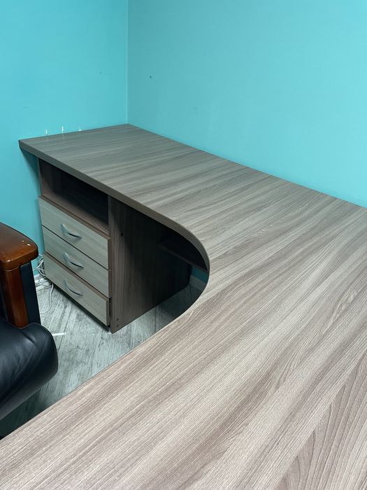 Продам якісні офісні меблі