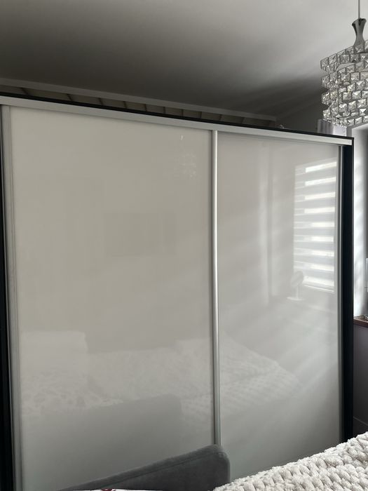 Szafa biala przesuwana