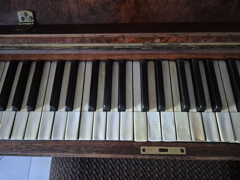 Pianino z XIX wieku