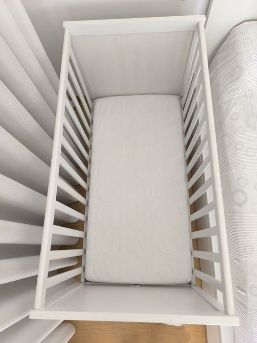 colchão para berço IKEA skönast + resguardos LENAST