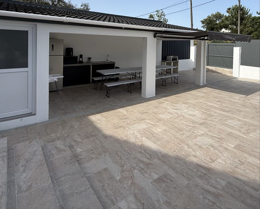 Espaço para eventos com piscina