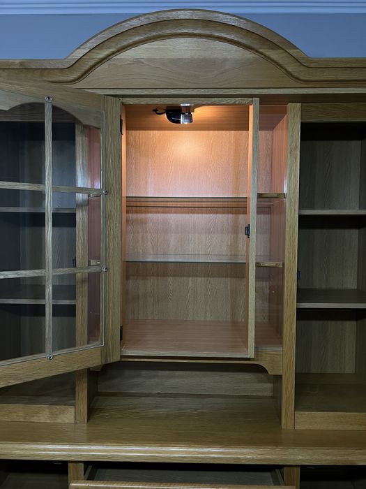 Сервант вітрина буфет