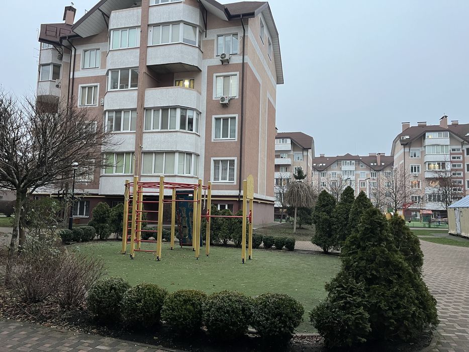 Продам затишну укомплектовану 2-кімнатну квартиру. Сертифікат - ТАК