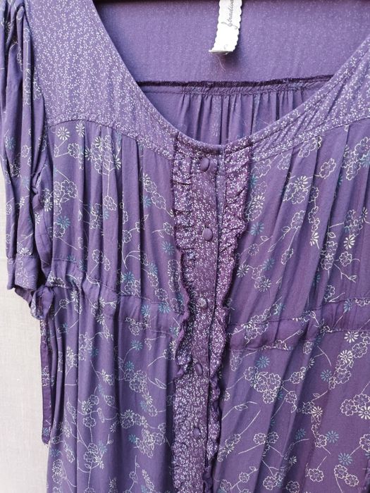 Blusa roxa manga curta