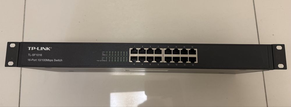 Комутатор TP-LINK TL-SF1016