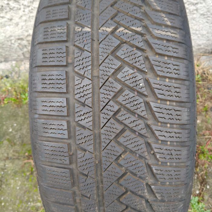 Opony zimowe Continental 235/55 R 17 XL