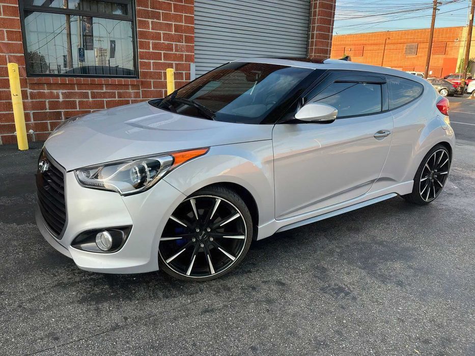 Hyundai Veloster Turbo R-Spec      2017