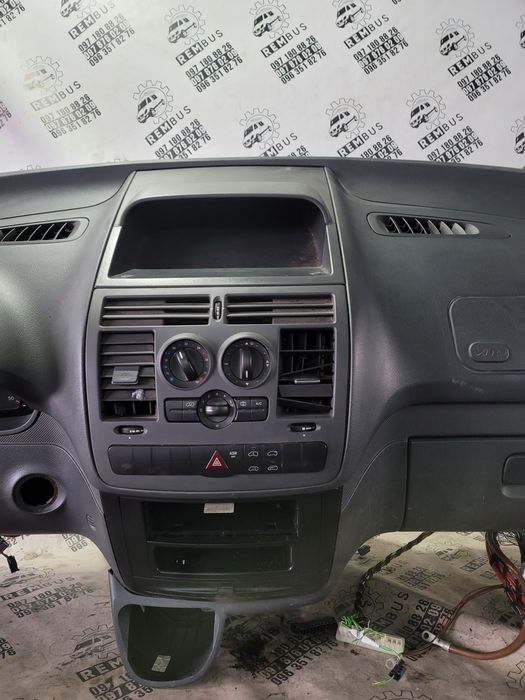 Торпеда панель MB Vito w639 чорна рестайл панель торпедо