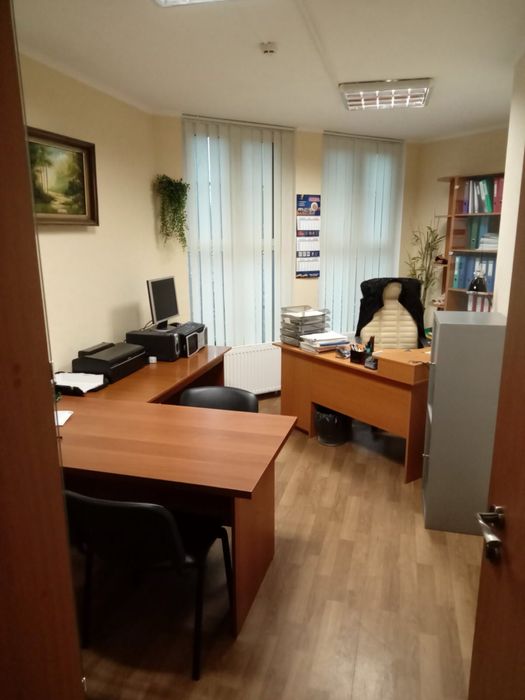 Продаж фасадного приміщення на вул. Трухачевського