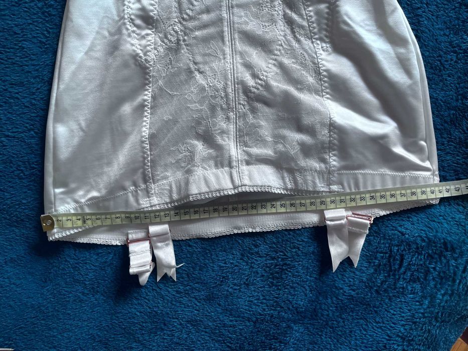 Gorset Gossard Retrolution VIP 70C 32C ivory corselette ślub
