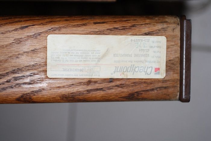 Alarme de estabelecimento em madeira da Chechpoint modelo Signature