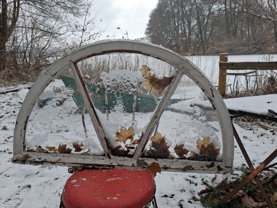 Stare okno łukowe ,drewniane