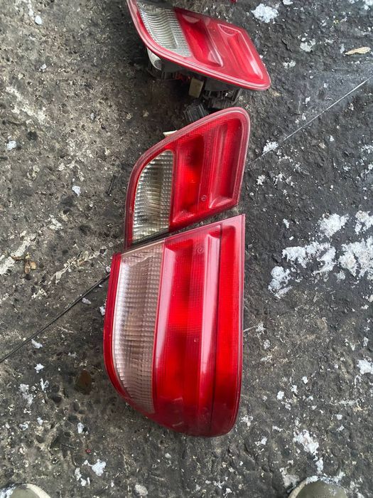 Комплект задніх фонарів е210 е270 е200 е240 е320 е430 е240 cdi