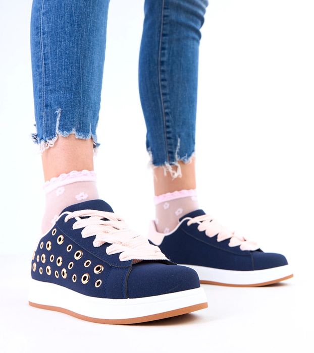 Granatowe sneakersy na platformie z nitami Adelis