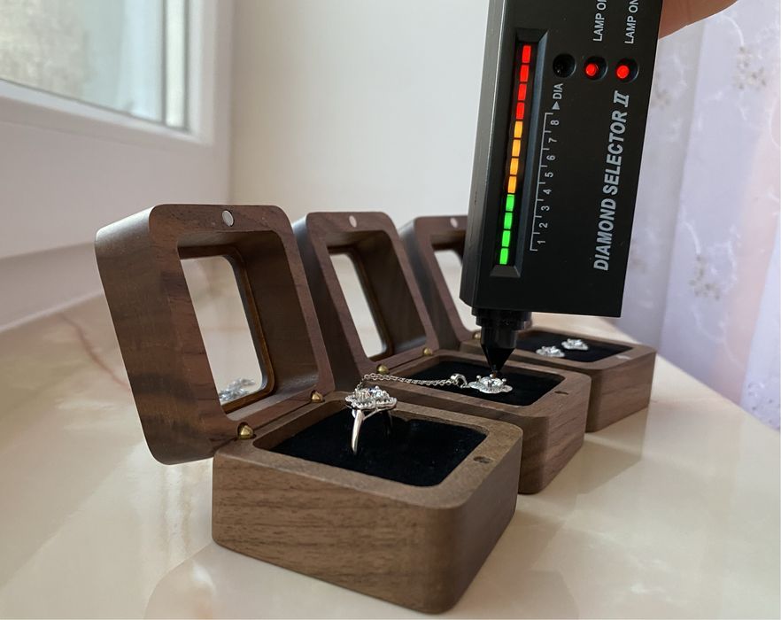 Муасаніт конкурент діамантів набір конюшина пусети колечко муассанит