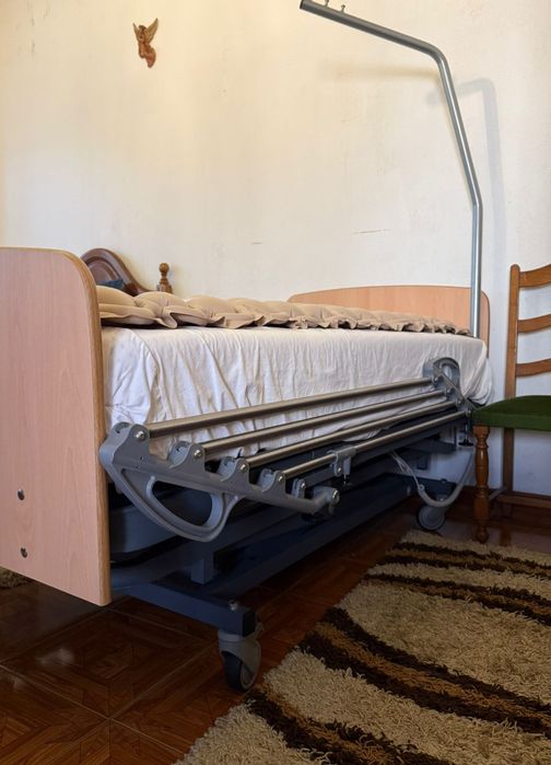 Cama ergonómica articular idoso c/ motor e colchão escaras