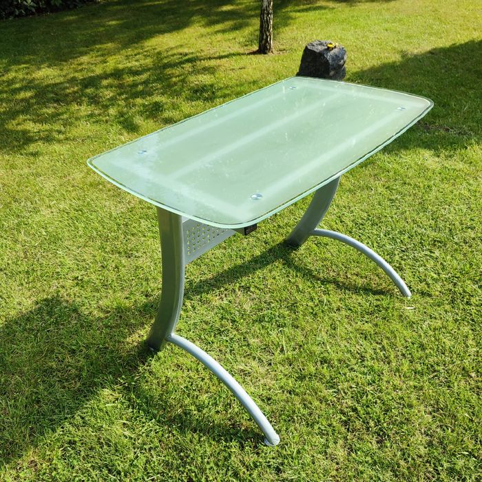 Скляний письмовий стіл