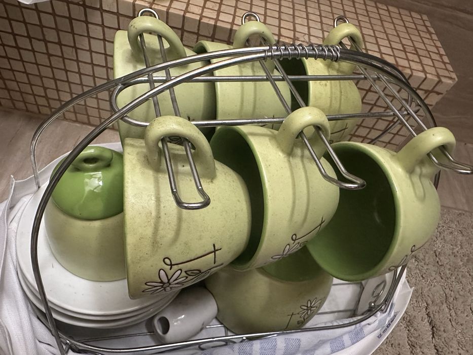 Чудовий чайний сервіз все в комплекті