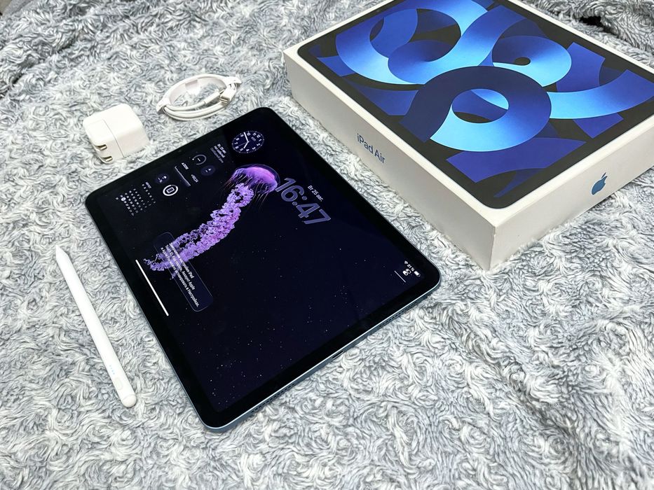 IPad Air 5 (64 gb) wi-fi, М1, комплект + стекло! A2588