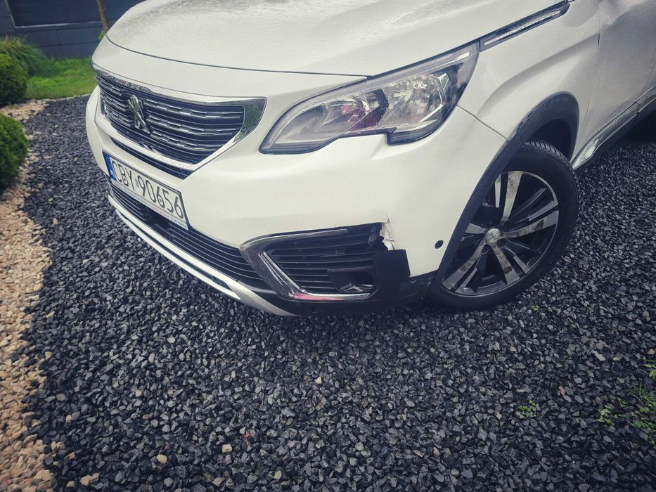 Peugeot 5008 2017 rok