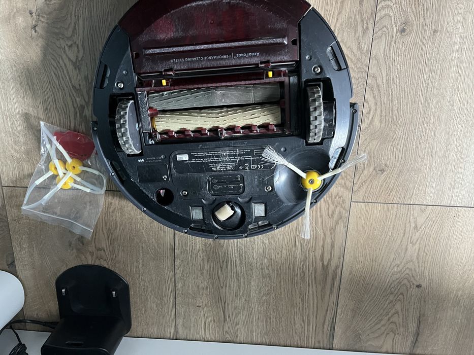 Robot sprzatajacy, odkurzacz Roomba 966