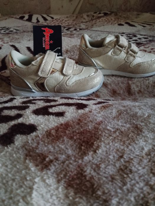 Летние кроссовки на девочку